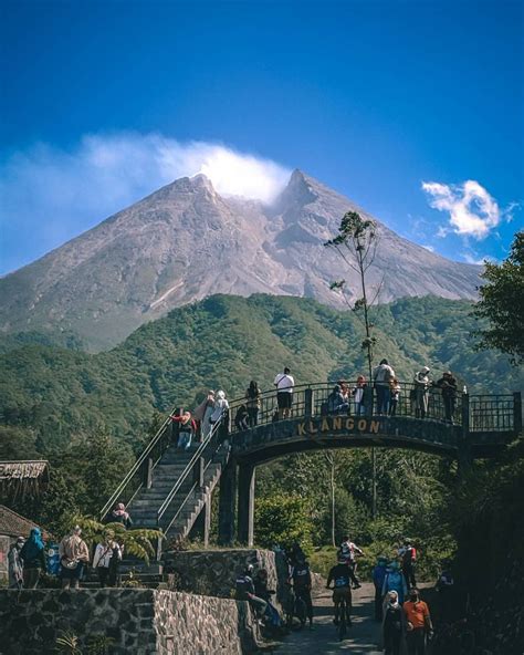 Pemandangan Gunung Merapi